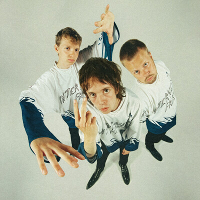 CD Shop - INTERNET FRIENDS DRESSED TO KILL