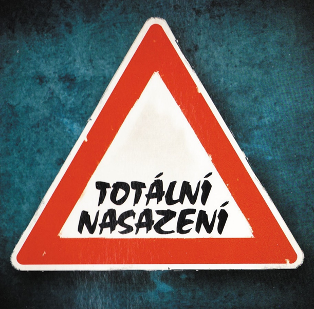 CD Shop - TOTALNI NASAZENI ZBYTECNAKAPELA.CZ (RED VINYL)